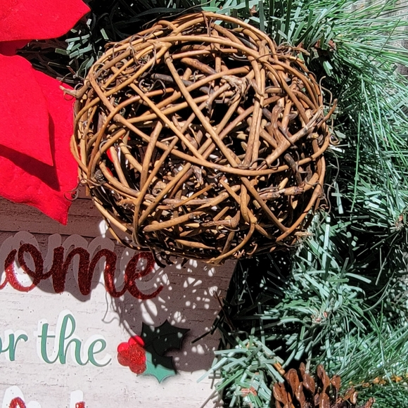 Rustic Country Gnome for the Holidays Wreath - Rustic Poinsettia Wreath - Picture 6 of 10